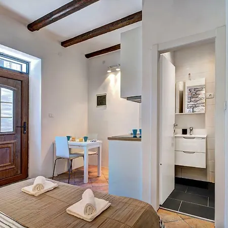Apartman Amfiteatar Franko Pula Exteriör bild